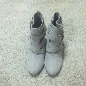 WOMENS SAM&LIBBY LOW CUT BOOTS SZ. 11